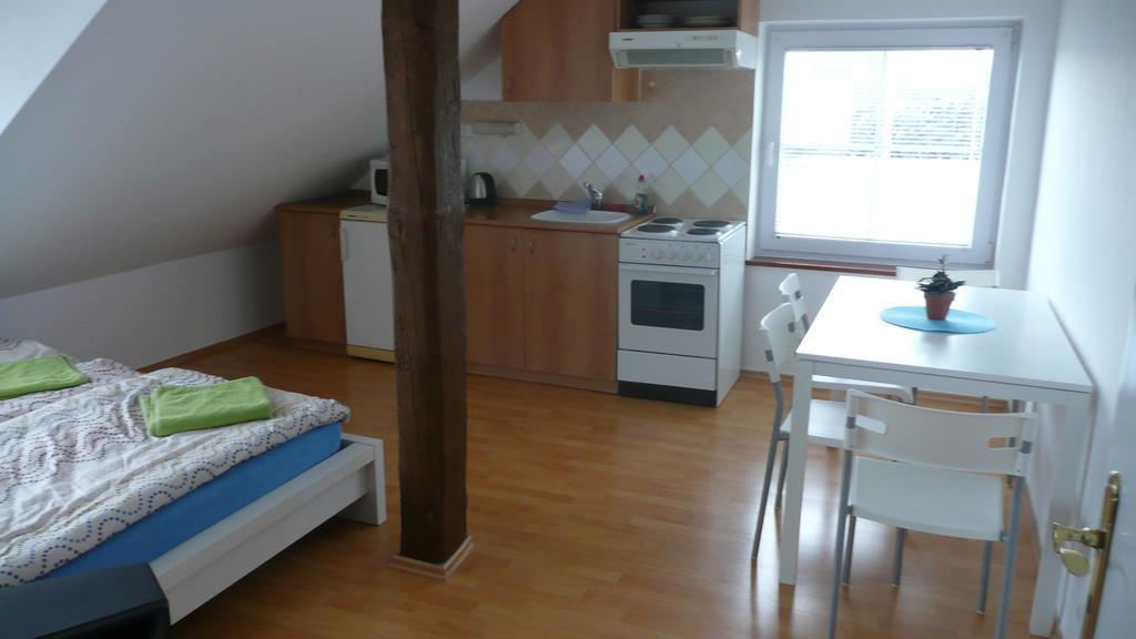 Apartments U Cara Ceske Budejovice Quarto foto